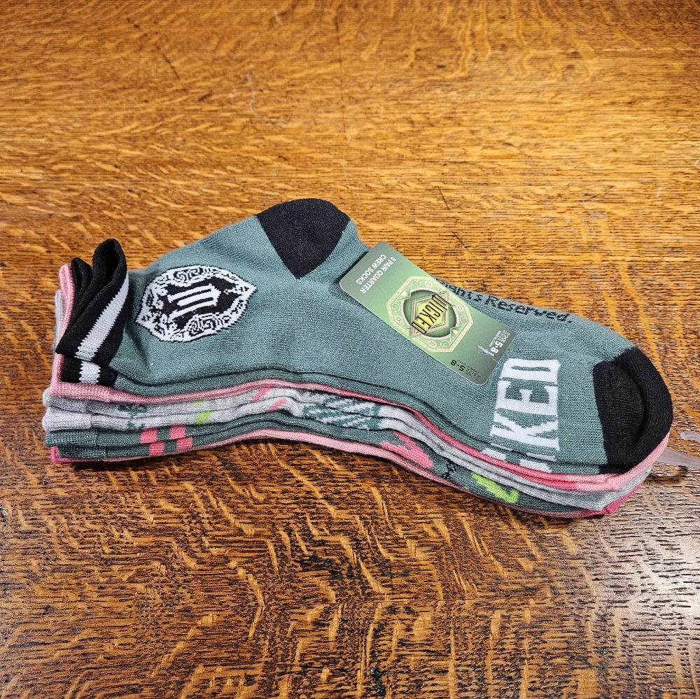 Wicked 5 Pack Crew Socks Nwt